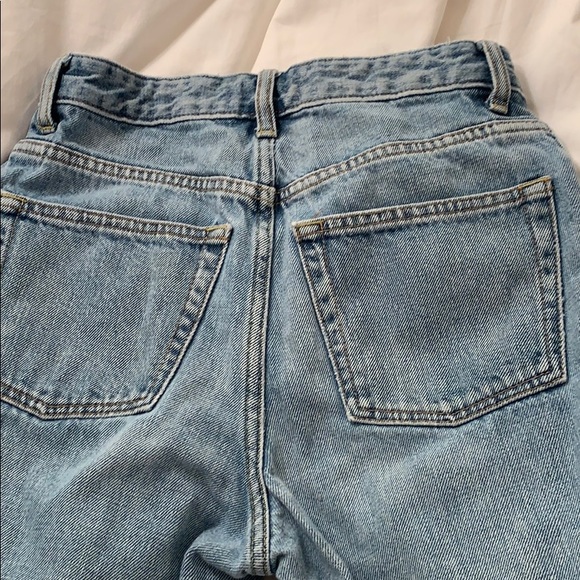 Distressed high rise jeans - Picture 8 of 8